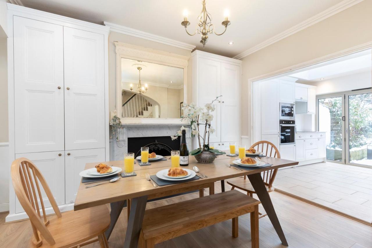 Beautiful 4 Bedroom Home Cheltenham Luaran gambar