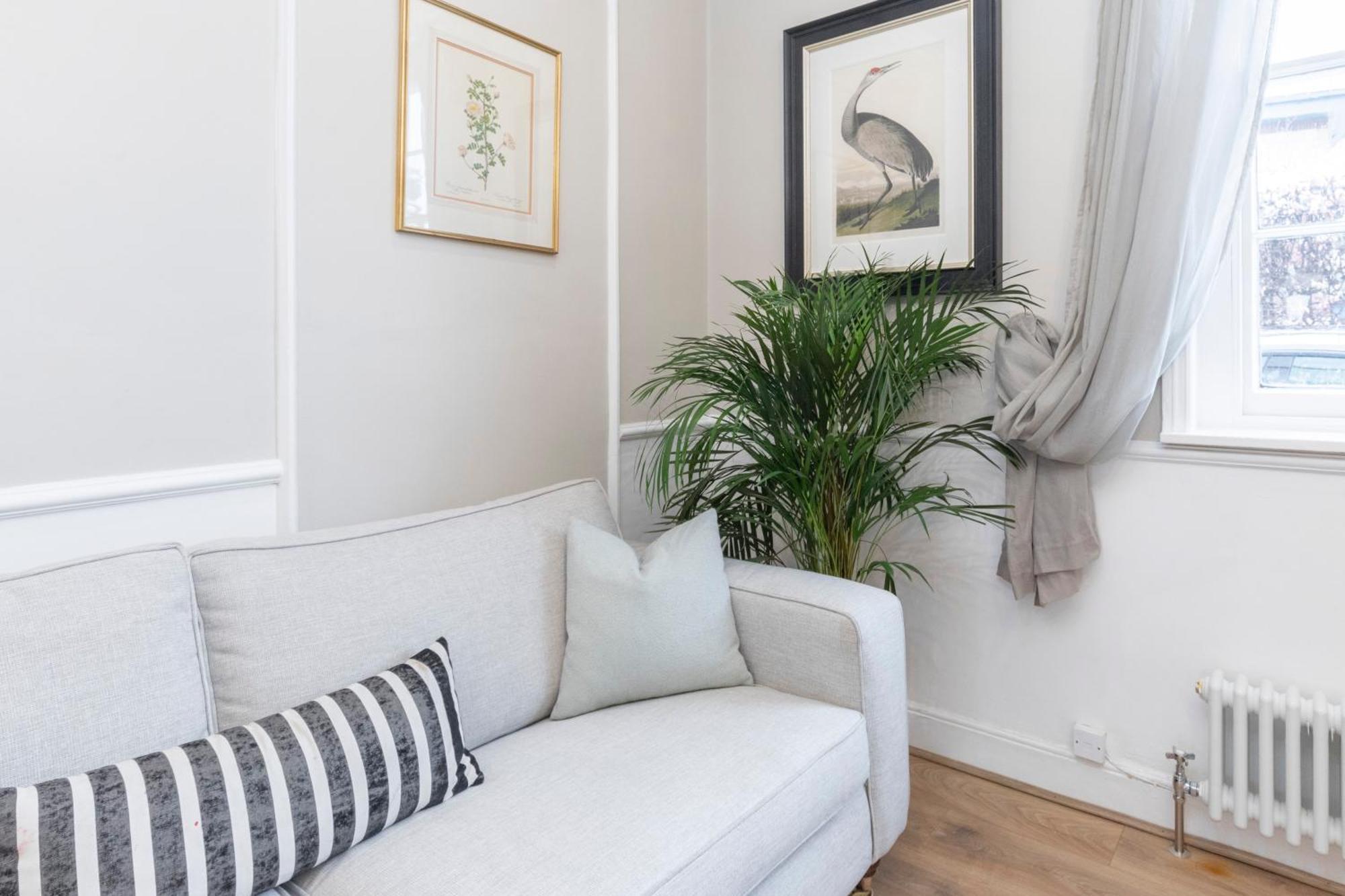Beautiful 4 Bedroom Home Cheltenham Luaran gambar