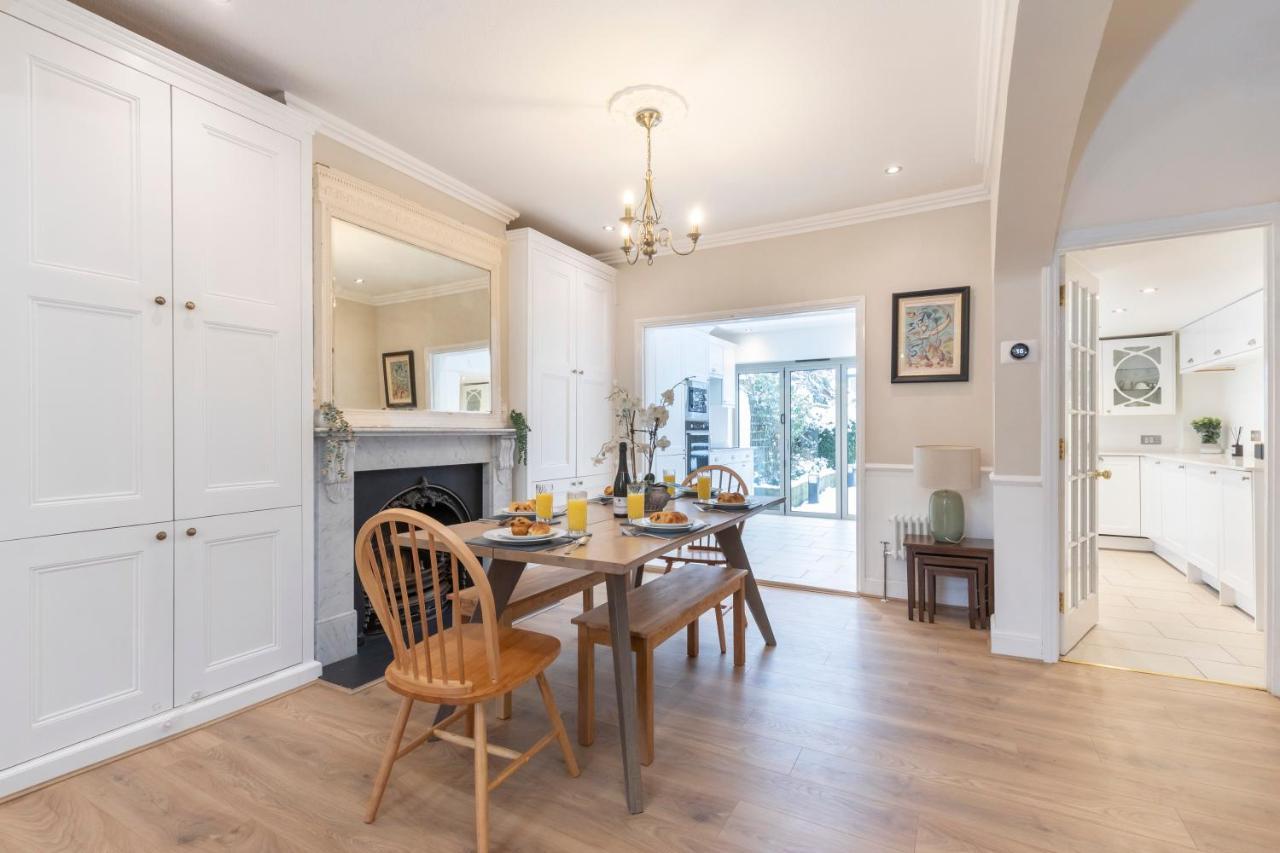 Beautiful 4 Bedroom Home Cheltenham Luaran gambar