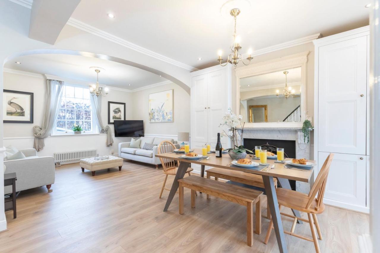 Beautiful 4 Bedroom Home Cheltenham Luaran gambar